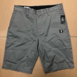 NEW Volcom Modern Fit Shorts Gray Men’s